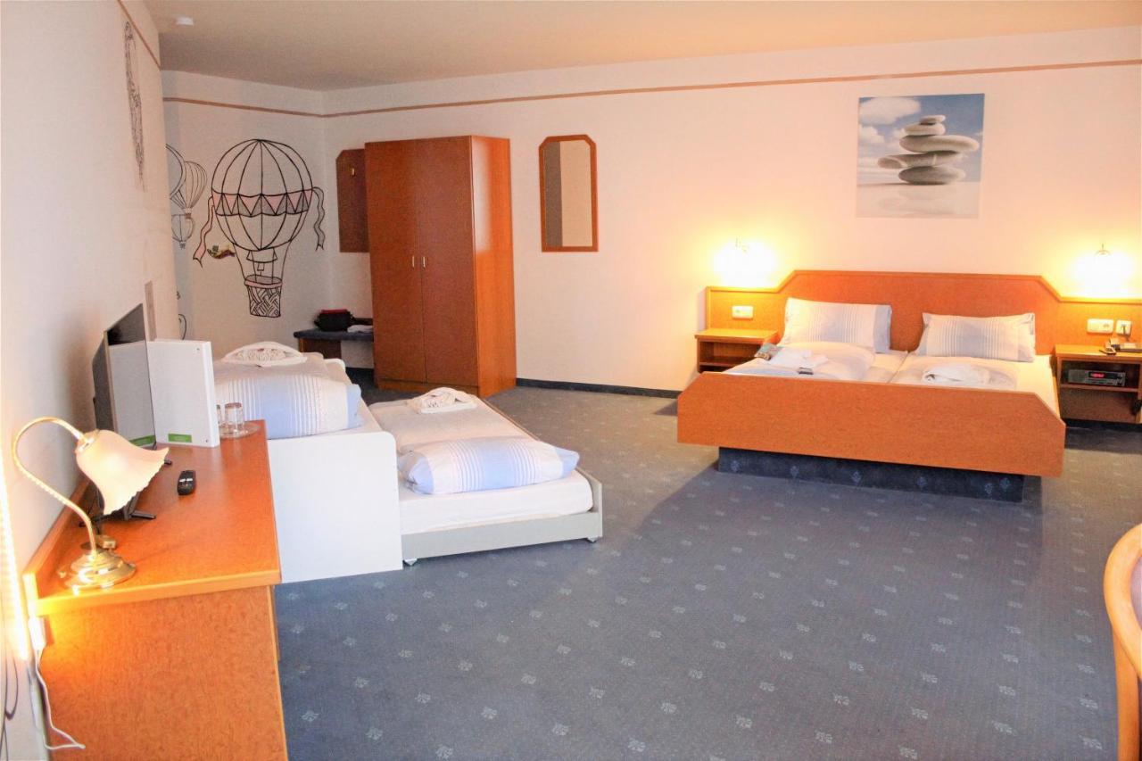 Waldhotel Feldbachtal Neuhaus am Rennweg Kültér fotó